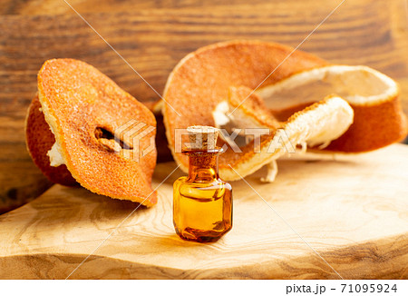 Dry Orange Peel or Zest Essential Oil, Tincture or Extract 71095924