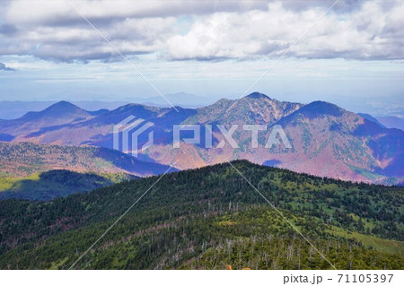 裏岩菅山からの鳥甲山 裏岩菅山からの鳥甲山 71105397