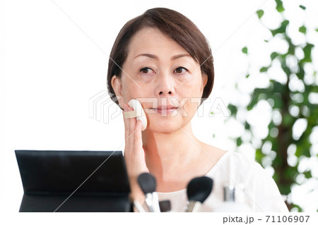 ミドル ビューティーイメージ ミドル ビューティーイメージ 71106907