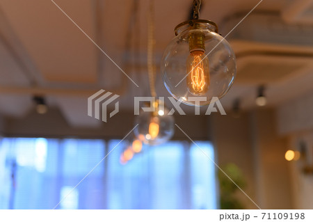 おしゃれなラウンジ 71109198