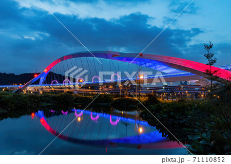 Night view of the Yangguang Bridge at Xindian District 71110852