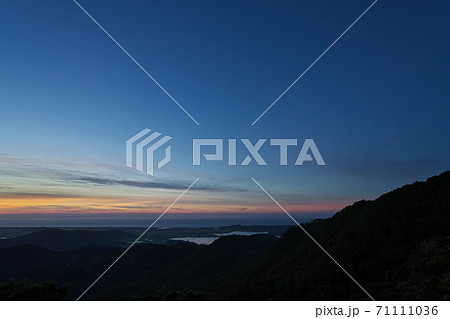 《鳥取県》羽衣石山の展望台から眺める風景 《鳥取県》羽衣石山の展望台から眺める風景 71111036