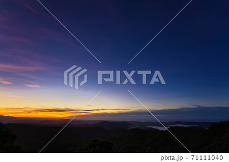 《鳥取県》羽衣石山の展望台から眺める風景 《鳥取県》羽衣石山の展望台から眺める風景 71111040