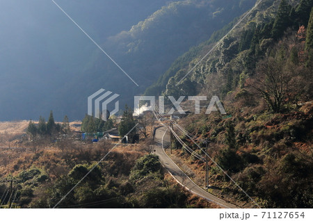 熊本県球磨郡五木村山間の道 熊本県球磨郡五木村山間の道 71127654