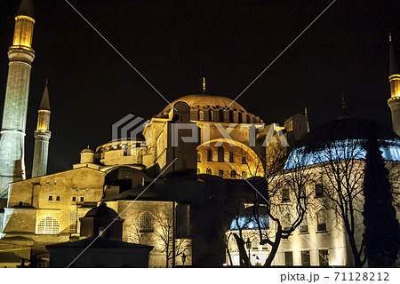 トルコ・イスタンブール アヤソフィア 夜景 Ayasofya, Istanbul, Turkey 71128212
