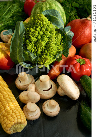 Fresh organic fruits and vegetables. 71131101