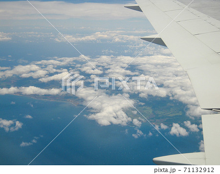 飛行機窓からの撮影 71132912