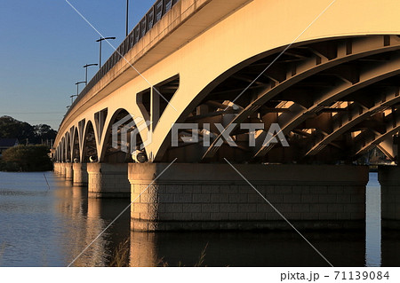 手賀沼の手賀大橋 71139084