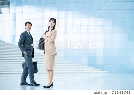 ビジネスマン　働く女性　 71141741