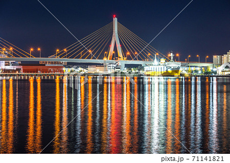 《青森県》青森市の夜景・青森ベイブリッジ 71141821