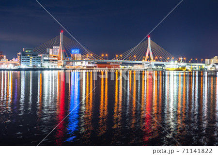 《青森県》青森市の夜景・青森ベイブリッジ 71141822