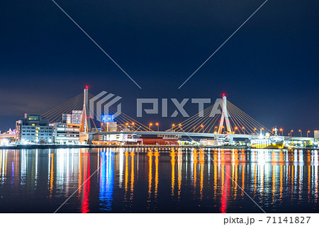 《青森県》青森市の夜景・青森ベイブリッジ 71141827