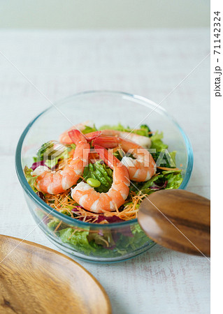 シーフードサラダ 71142324