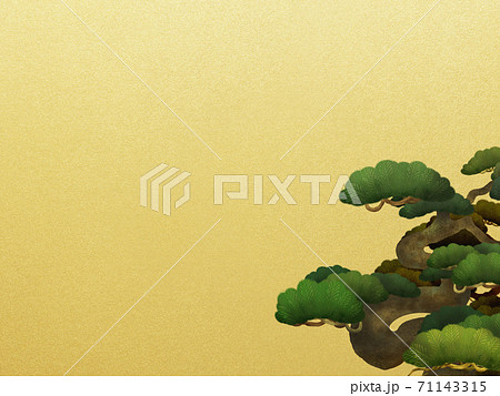 松をあしらった金色で和風の背景 - 複数のバリエーションがあります 71143315