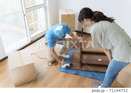 引っ越し業者家具組み立てサービス 71144752
