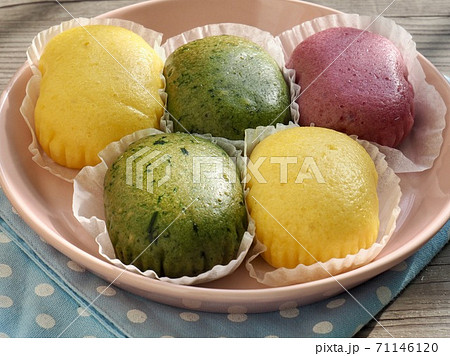 ケーキ 黄色 イエロー 71146120