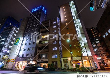 日本の東京都市景観　ホテル東横INN東京大手町A1やホテルヴィラフォンテーヌ東京大手町などを望む 71146135