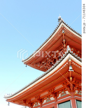 快晴を背景にした寺の塔 快晴を背景にした寺の塔 71146304