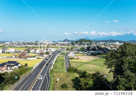 島根県 安来市塩津山公園から見下ろす9号高速道路 島根県 安来市塩津山公園から見下ろす9号高速道路 71146538