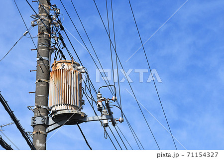 電柱と電気設備 71154327