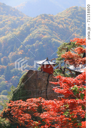 山寺・立石寺・納経堂と開山堂(山形県・山形市) 山寺・立石寺・納経堂と開山堂(山形県・山形市) 71158800