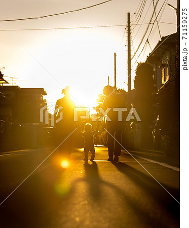 夕方 夕方 71159275