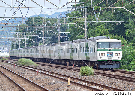 東海道本線　二宮－国府津　JR東日本　185系　A1編成（大宮）　踊り子 71162245