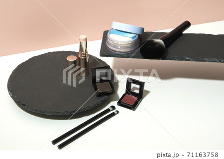 メイク メイク 71163758