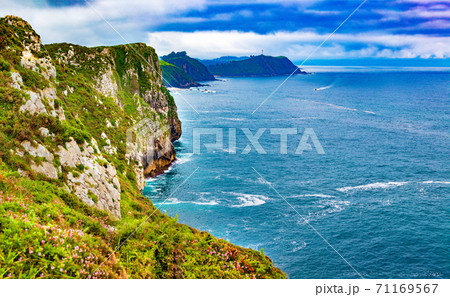 Spectacular mountains on the Spanish coast 71169567
