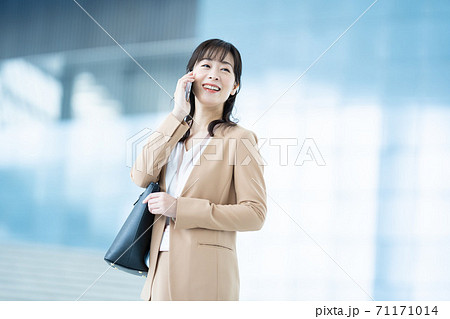 働く女性 ビジネスウーマン 女性ビジネスマン 働く女性 ビジネスウーマン 女性ビジネスマン 71171014
