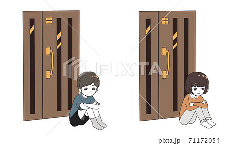 家を閉め出される子供 71172054