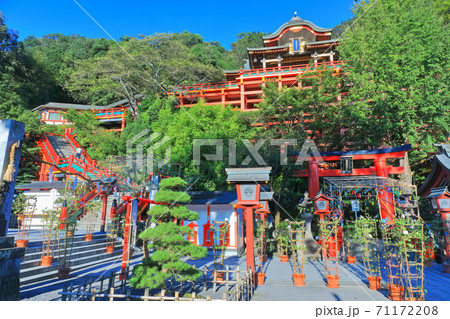 【佐賀県】快晴下の祐徳稲荷神社 【佐賀県】快晴下の祐徳稲荷神社 71172208