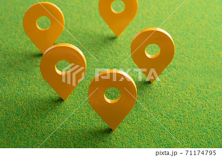 地図　ピン　アイコン 71174795