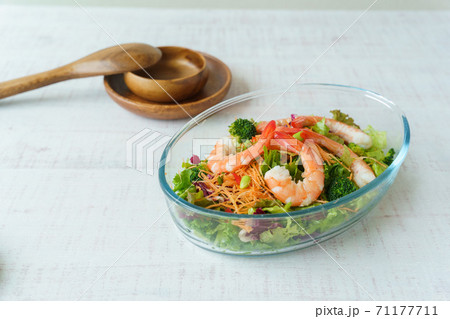 シーフードサラダ 71177711