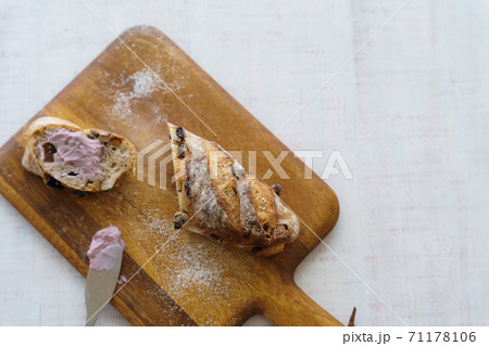 美味しそうなバケット 美味しそうなバケット 71178106