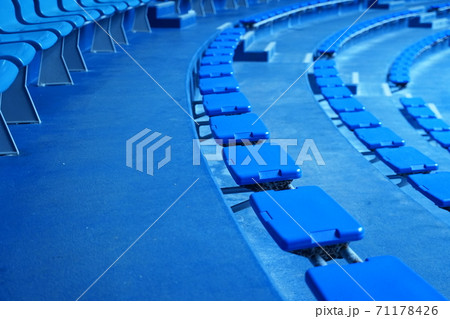 スタジアムの椅子の写真素材