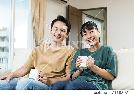 親子のポートレート 71182926