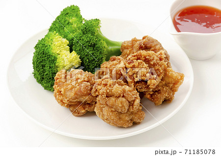 鶏の唐揚げ 鶏の唐揚げ 71185078