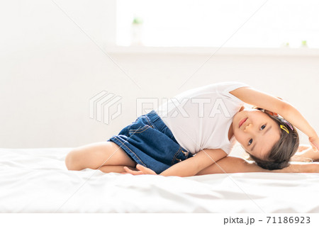 子供 運動 ストレッチ 71186923