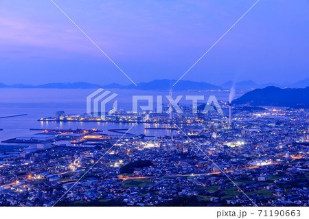 愛媛・四国中央市・具定からの工場夕景 71190663