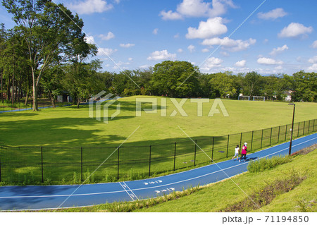 【町田市】鶴間公園の運動広場 71194850