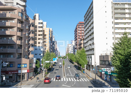 都市風景　川越街道沿いのマンション群　東京都板橋区 71195010