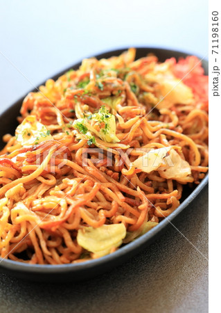 おいしいソース焼きそば 71198160