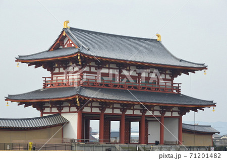 平城宮の「朱雀門(復元)」（平城宮跡／奈良県奈良市） 71201482