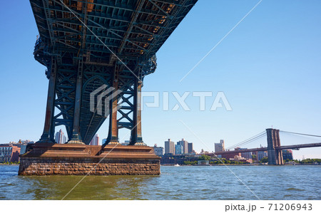Under Manhattan Bridge, New York City, USA. 71206943