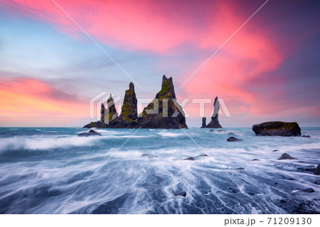 Basalt rock formations "Troll toes" 71209130