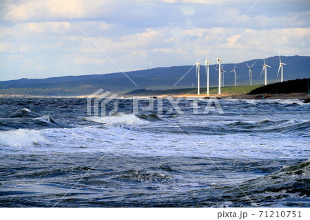 日本海の波濤 71210751
