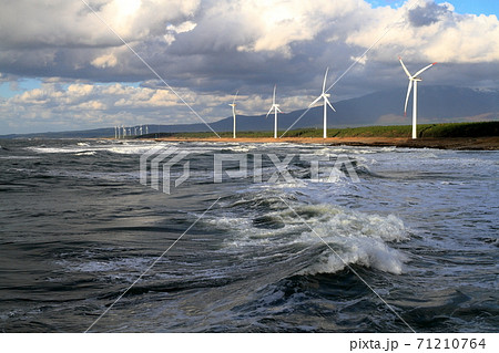 日本海の波濤 71210764