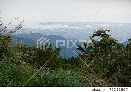 竜爪山文殊岳山頂からみる清水区方面 71211697