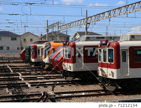 近鉄 高安車庫の電車の写真素材